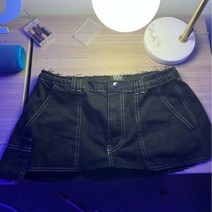 Urban outfitters low waisted mini black denim skirt never worn super cute